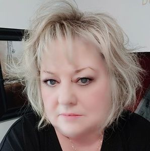 Meet your Posher, Cynthia